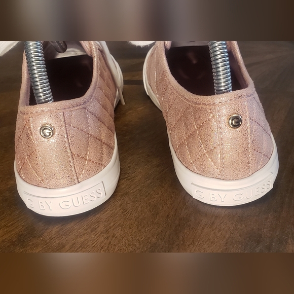 Guess Women's Quilted Pink Glitter Sneakers Size 8.5 - Picture 8 of 15